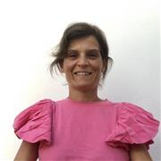 Maestra titulada por la UMA con amplia experiencia en el ámbito de la Educación Especial, Infantil y Primaria.